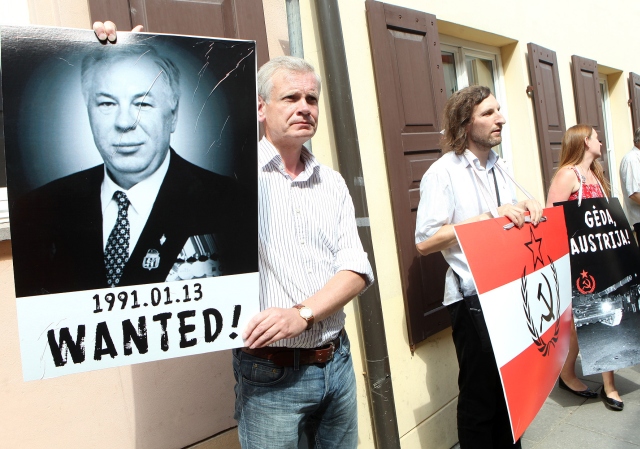 Prie Austrijos ambasados surengtas piketas dėl M. Golovatovo paleidimo